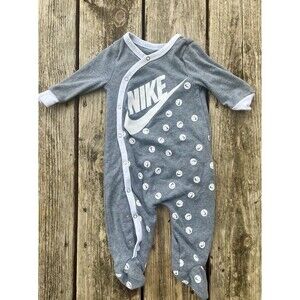 Nike Baby Sleep & Play  1 Piece Jumpsuit 6 Months